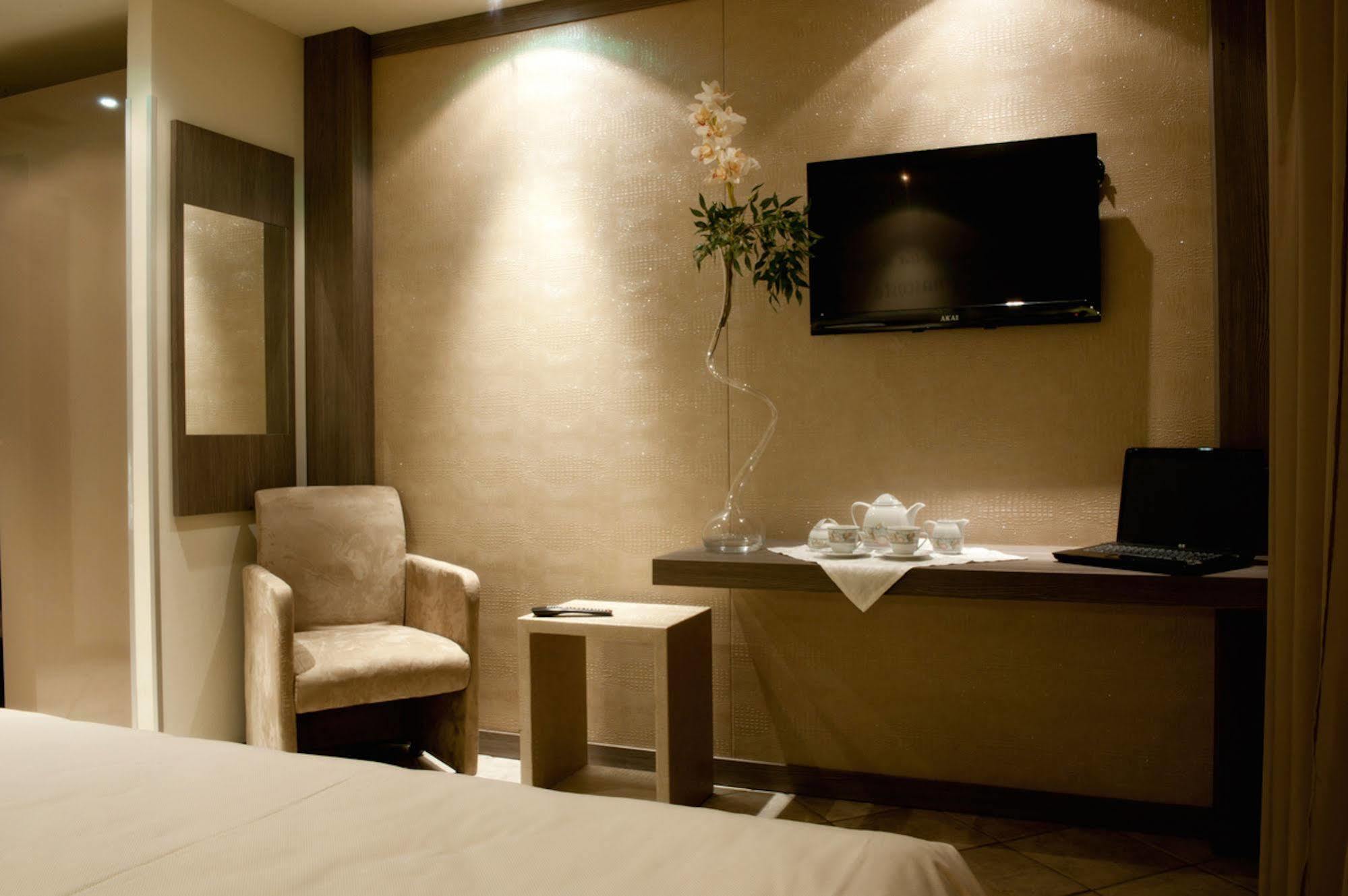 Hotel Due Pini Formigine Ngoại thất bức ảnh